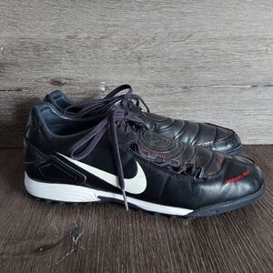 Nike Rare T90 Total Ninety Shoot 316249-001 Black/Red TF Soccer Cleats 11.5